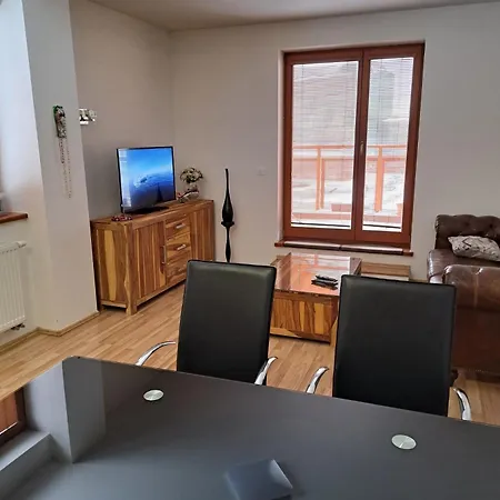 In The Center Of Poprad-free Parking Apartmán *